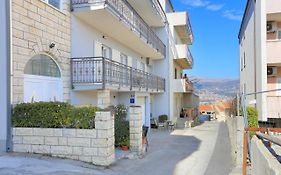 Apartment Split 11518C